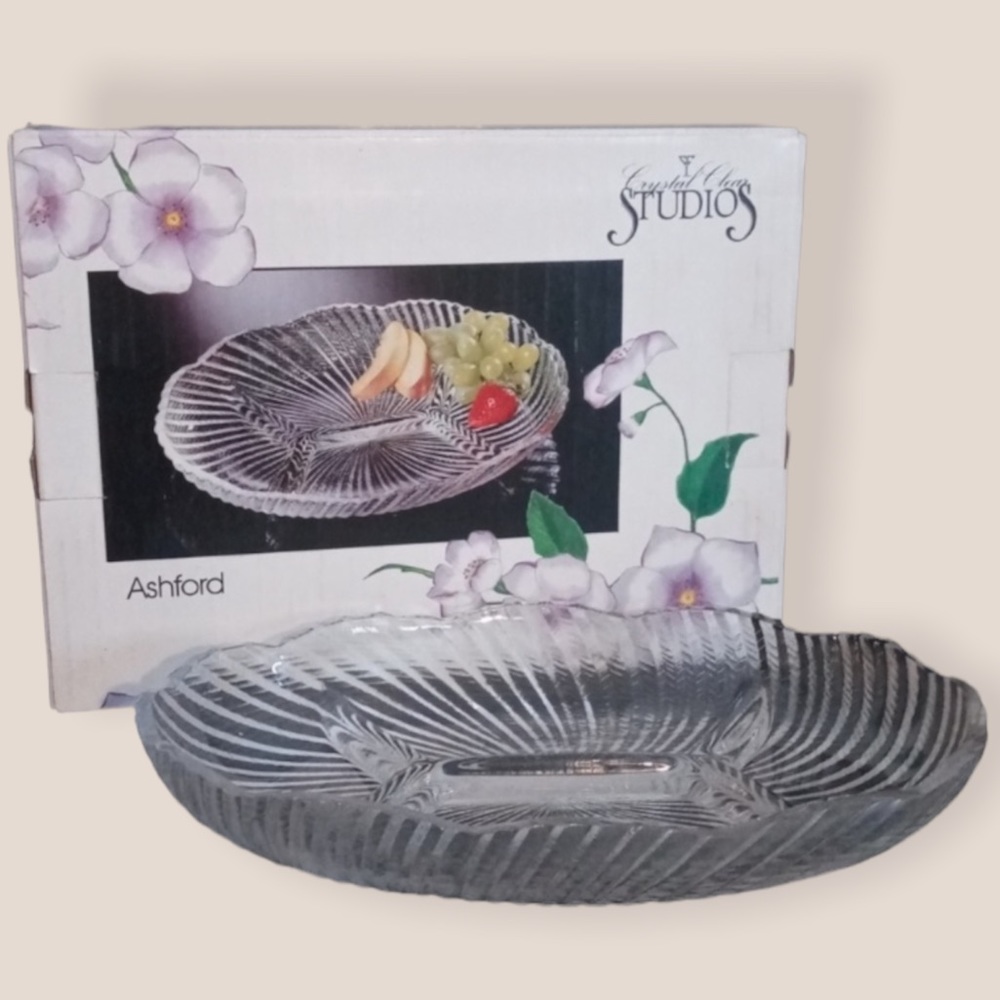 Oval Glass Sectional Dish - Crystal Clear
